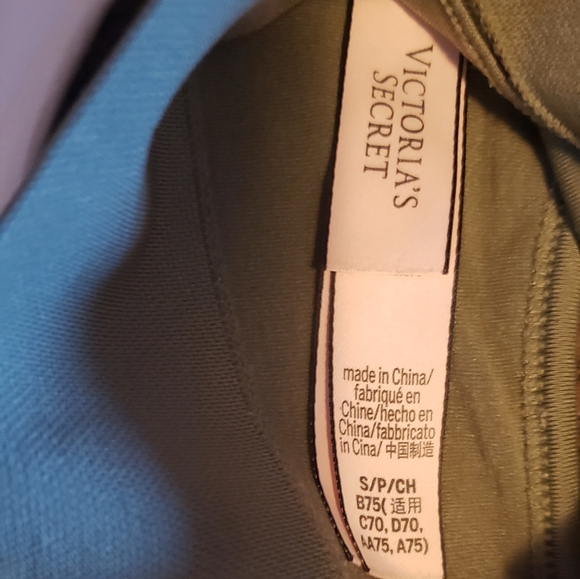 Victoria's Secret sports bra (S)  Hanes white sports bra (M) - Picture 10 of 14